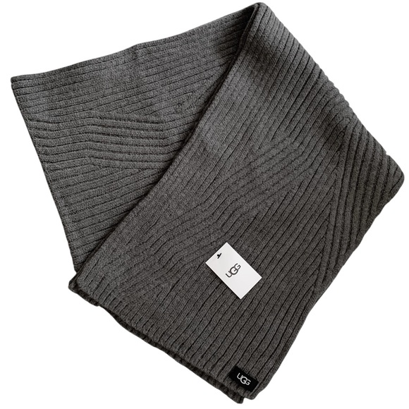 UGG Rib-Knit Scarf! - Picture 2 of 6